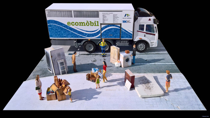 Maqueta Ecomovil camion recogida residuos municipios ciudadanos